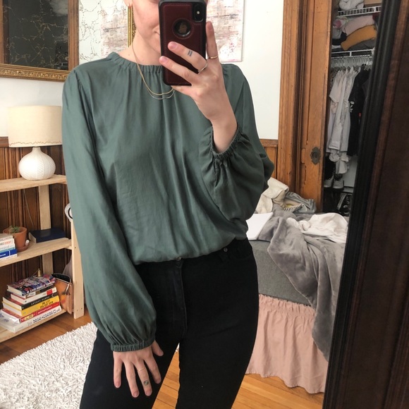 Cloth & Stone Elastic Shirred Blouse - Picture 6 of 9